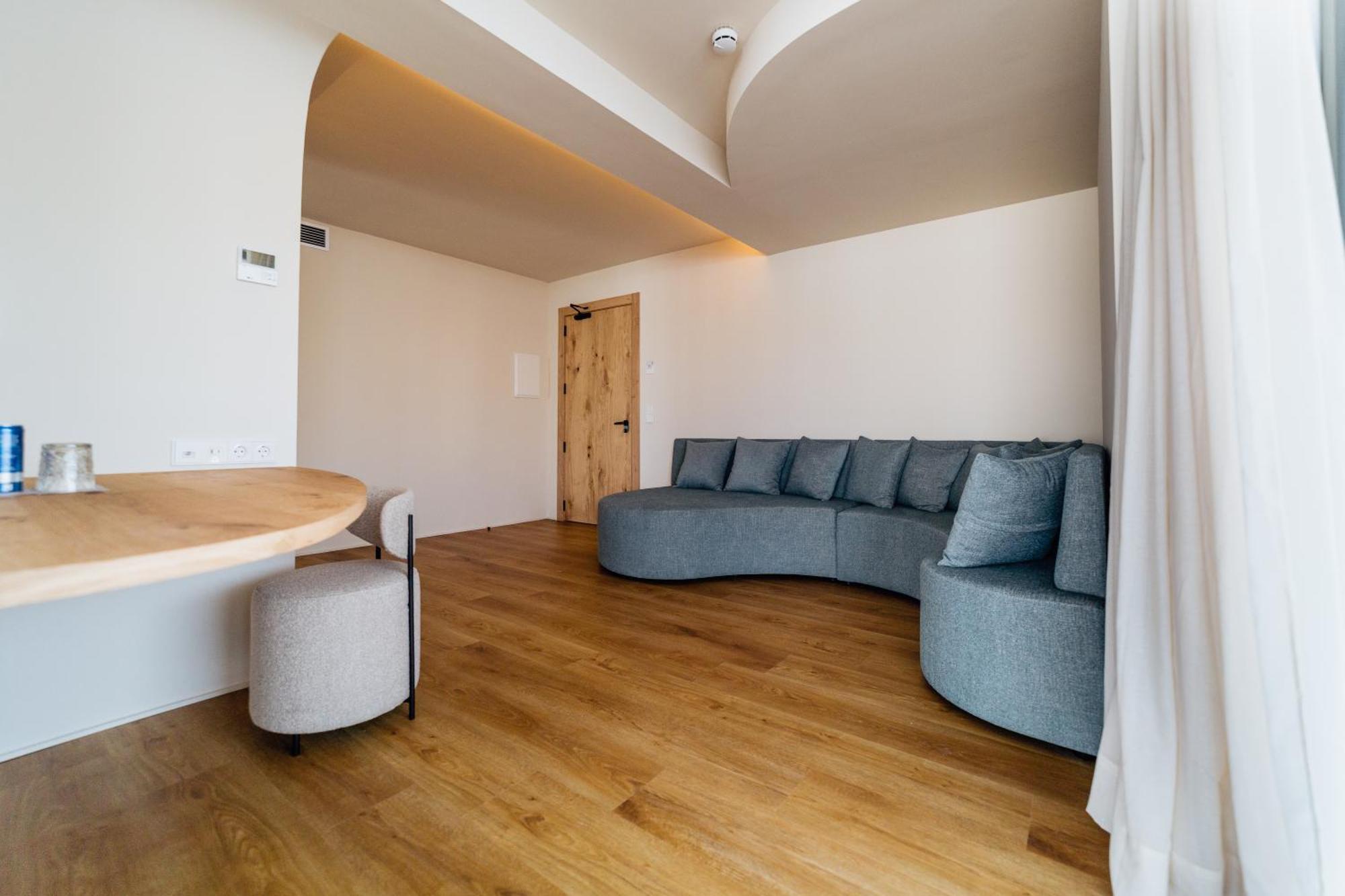 Master Suite,1586115963:JPEG